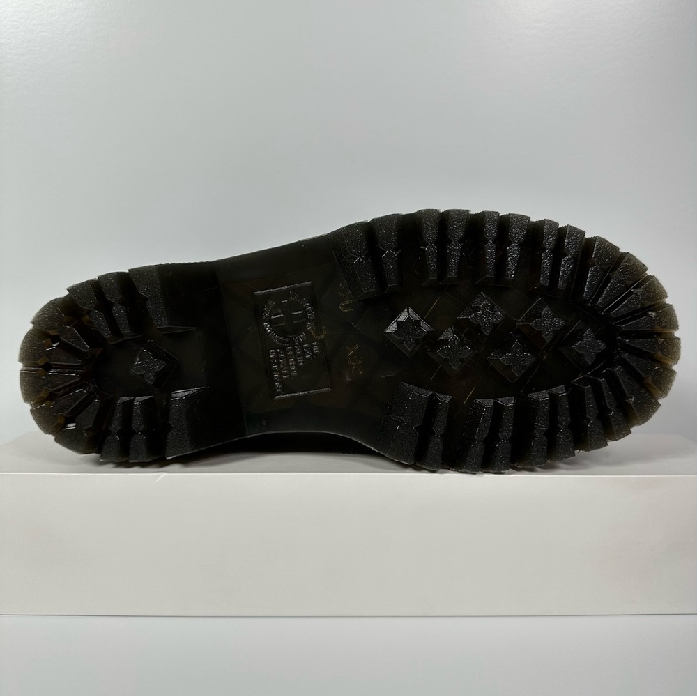 DR DOC MARTENS 1461 QUAD WOMENS SPIKED SHOES SIZE 6 BLACK GRAY NEW - Picture 4 of 10